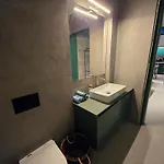 Apartment Leaf - Old *