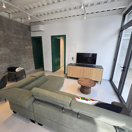 Apartment Leaf - Old