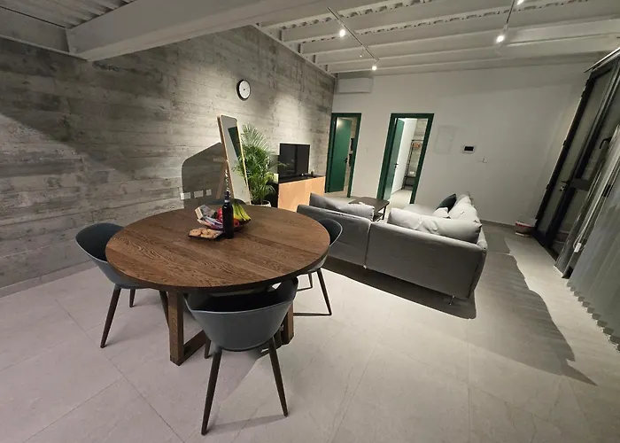 Apartment Leaf - Old