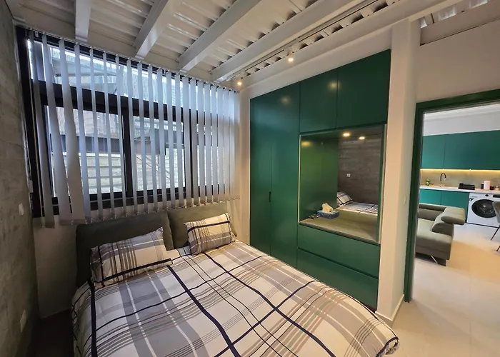 Leaf - Old * Limassol